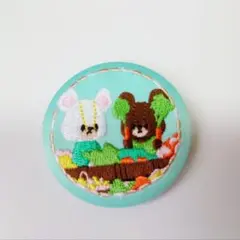 くまのがっこう 刺繍缶バッジ