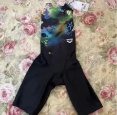 arena カラフル宇宙デザイン水着