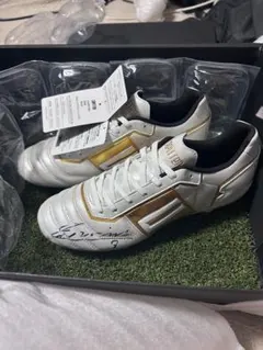 イニエスタサインシューズ  新品未使用 2025年最新】イニエスタ スパイクの人気アイテム - メルカリ