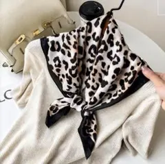 スカーフ　上品　ストール　ひょう　アニマル差し色　UV対策　アクセントバンダナ
