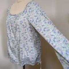 ヒューマンウーマン　LIBERTYプリント　ブラウス