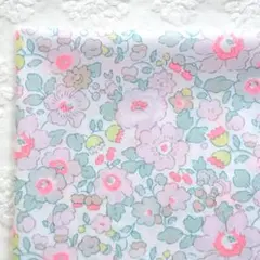 ベッツィ ネオンピンク×グリーン　輸入リバティタナローン　30cm×50cm