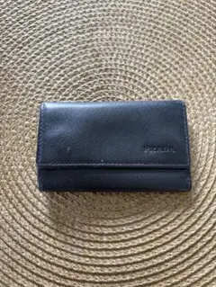 PRADA プラダ　6連キーケース　鍵　レザー　黒のサムネイル