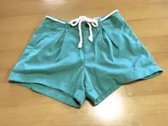 GU グリーン ショートパンツ
