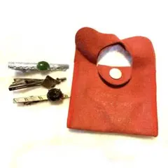 ネクタイピン 3本セット シルバー　緑グリーンの宝石、紫パープル宝石　袋付き