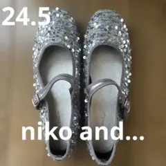 niko and…スパンコールサンダル Lサイズのサムネイル