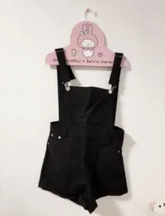 ブラックサロペットショートパンツ