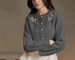 ビジュー付きグレーケーブル編みセーター　カーディガン