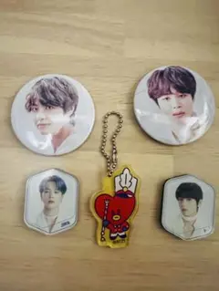 BTS 缶バッジ 4個セット + BT21キーホルダー
