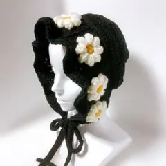 花モチーフ付き黒ボンネット 耳当て付きニット帽　バラクラバ　フード帽 y2k