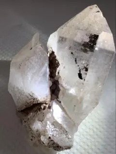 長崎県奈留島水晶岳 日本式双晶 Japantwin 国産水晶 原石 - メルカリ