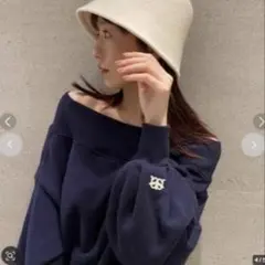 WEB限定カラー　SNIDEL ワンショルダーロゴスウェット　ネイビー