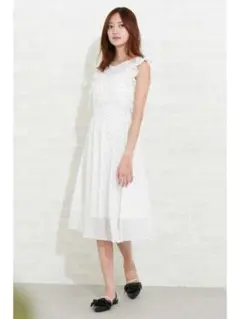 美品JILLSTUARTドット柄 フリル ノースリーブ ロングワンピース　値下げのサムネイル