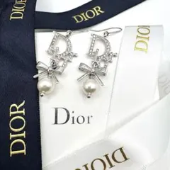 3163 人気✨ Dior ピアス CD ロゴ 希少 刻印 - メルカリ