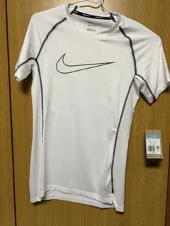 Nike Pro ホワイト Tシャツ 新品タグ付き