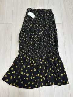 新品タグ付き　ローリーズファーム　花柄ギャザーロングスカート