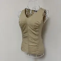 M-PREMIER ギャザー タンクトップ ベージュ ジップ Mのサムネイル