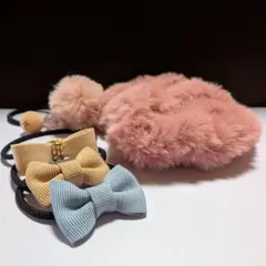 中古品リボン付きヘアゴム3個セットとファー付きヘアゴム　シュシュセット