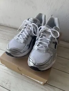 ASICS GEL-KAYANO 14 ホワイト シルバーのサムネイル