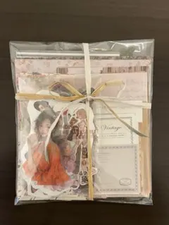 コラージュ素材　おすそ分け　約200枚　詰め合わせ　b