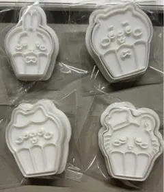 【在庫処分】新品未使用 ちいかわクッキー型4個セット