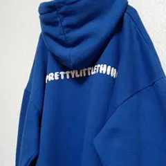 アメリカ古着 PrettyLittleThing プルオーバーパーカー 青 XL