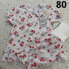 ②80、ホワイト、新品♡いちご柄、ベビーパジャマ、上下セット♡本体綿100%