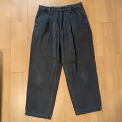 【状態良好】黒色デニムスラックス（Mサイズ）