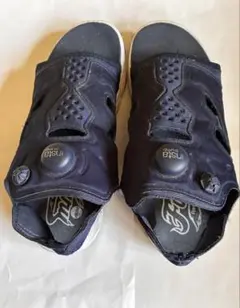 【Reebok】 INSTAPUMP FURY SANDAL ・紺・23 cmのサムネイル