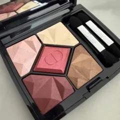 【新品未使用】Dior サンク クルール アイシャドウ857 ルビーのサムネイル