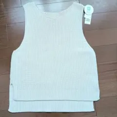 クリーム色 ニットベスト M-Lサイズ