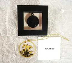CHANEL　ノベルティ　キーホルダ－ & チャ－ム　２点セット