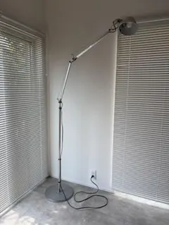 アルテミデArtemide フロアランプ　TOLOMEO TERRA トロメオのサムネイル