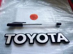 TOYOTA(トヨタ)　エンブレム　シルバー　アルミ製