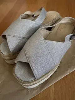 Chico サンダル シルバー ラメ 厚底のサムネイル
