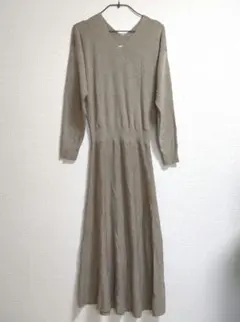 MAITRESSE Vネックニットワンピース