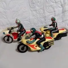仮面ライダー バイクフィギア、旧1号、新1号、2号の3体セット。