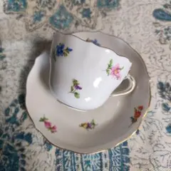 希少品 大倉陶園 手描きのバラの絵皿と白に金縁のカップ＆ソーサー