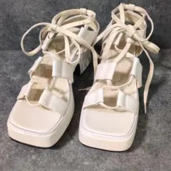 新品⭐Kastane 厚底 バルギーレースアップ サンダル ホワイトのサムネイル