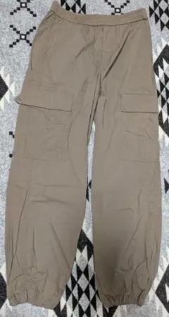 UNIQLO ユニクロ イージーカーゴパンツ　ベージュ