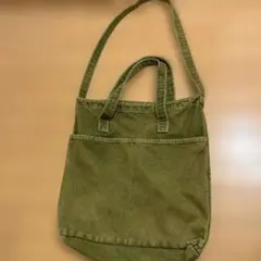 カーキ　ショルダーバッグ