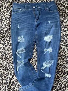 ダメージジーンズ