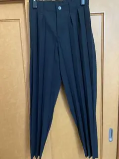 HOMME PLISSE ISSEY MIYAKE プリーツパンツのサムネイル