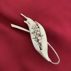 パールカラー 花モチーフ ブローチ シルバースワロフスキー 華やか上品 入学式