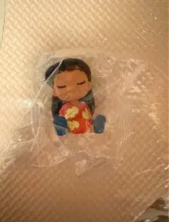 肩ズンfig. リロ&スティッチ　リロ　カプセルトイ　ガチャガチャ
