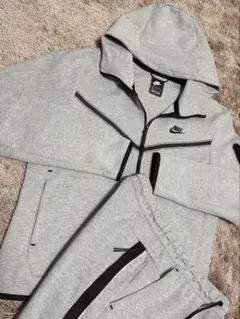 ナイキ　メンズ　Ｌ　３代目テックフリース　グレー　セットアップ　１０７