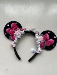 ディズニー　カチューシャ　ピンク　薔薇