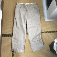 UNIQLO ベージュ チノパン