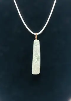 653 糸魚川翡翠 天然石スリムペンダントネックレス 産地：糸魚川