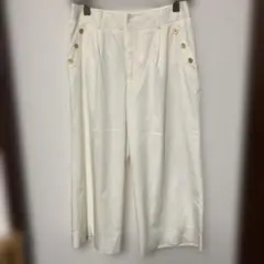 LAUTREAMONT ホワイト カジュアルパンツ ボタン付きのサムネイル